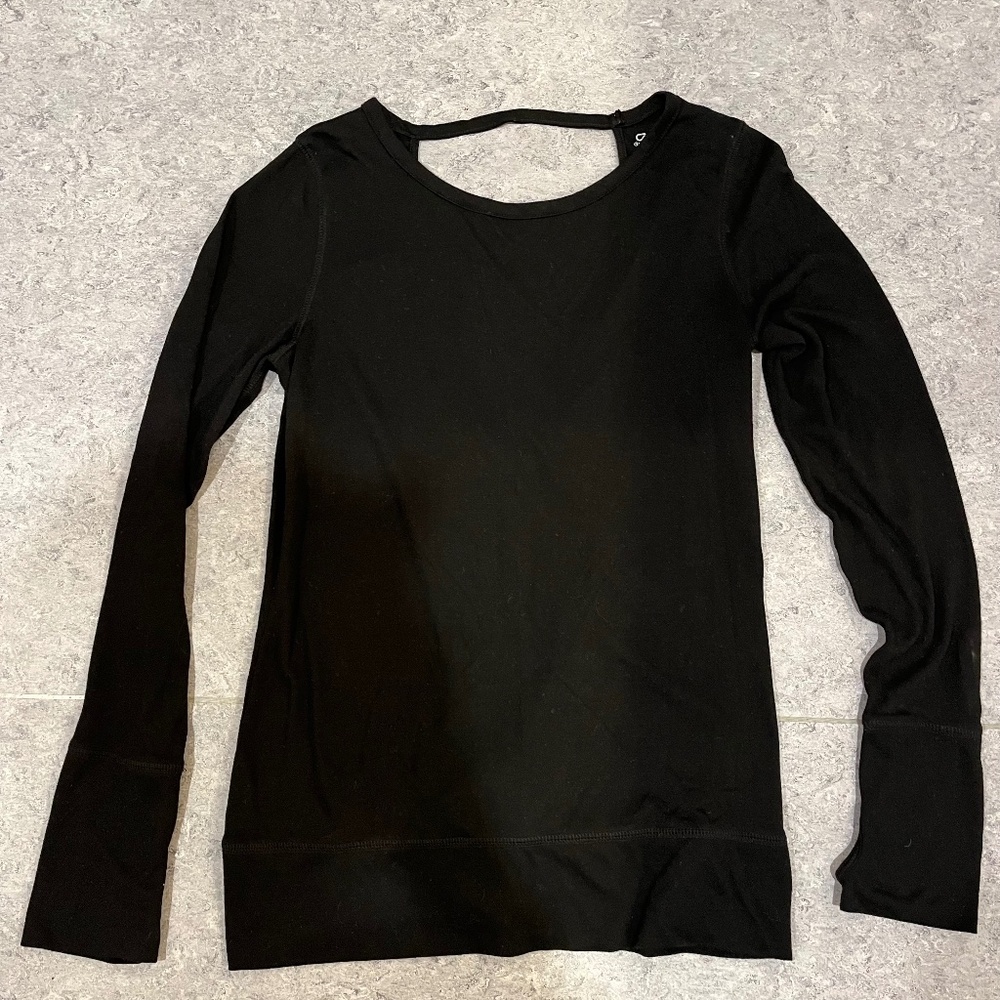 Gap athletic top